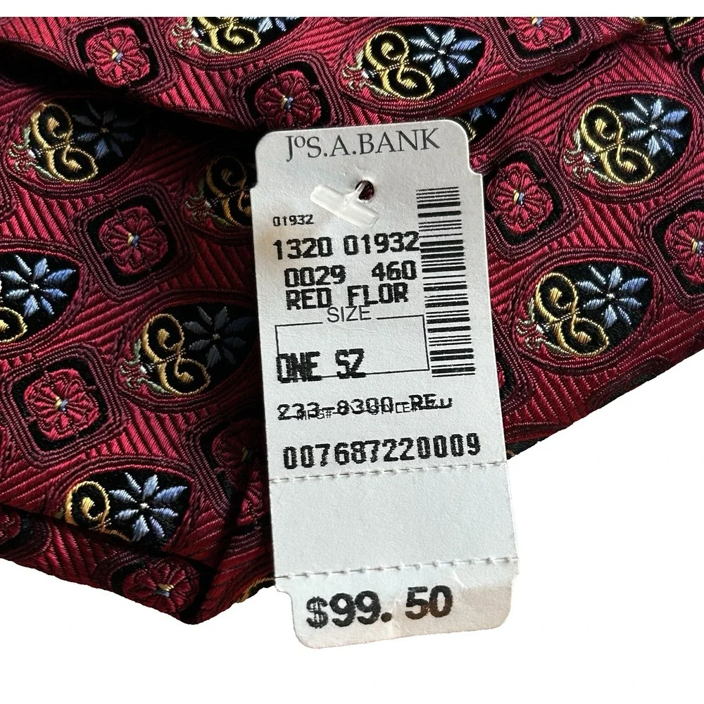 Jos. A. Bank Signature Gold Tie Red Silk w/‎ Regal Medallion Motif 3.5